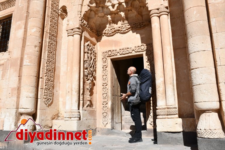 Yürüyerek olimpiyat izlemeye gidiyor - AĞRI5