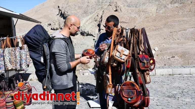 Yürüyerek olimpiyat izlemeye gidiyor - AĞRI6