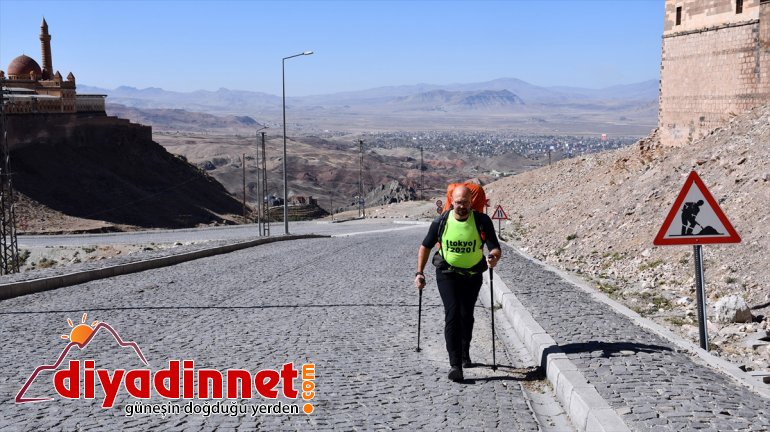 Yürüyerek olimpiyat izlemeye gidiyor - AĞRI9