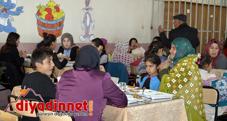 Ağrı da Veliler öğrencilere misafir oluyor7