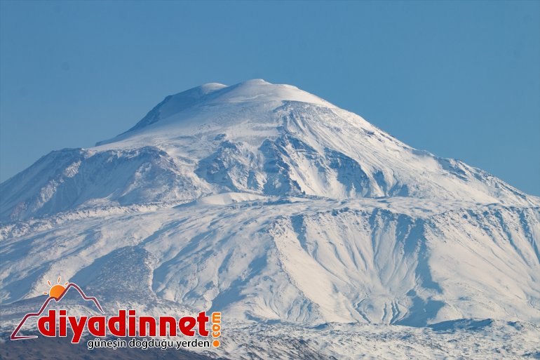 Ağrı Dağı beyaz gelinliğiyle büyülüyor