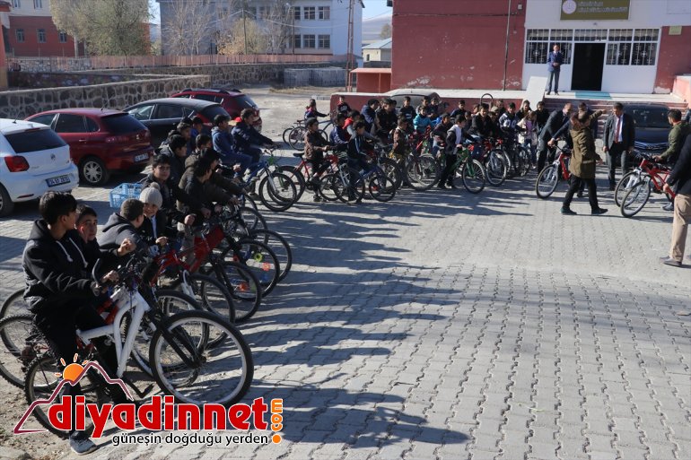 Ağrılı 100 öğrenci ara tatili pedal çevirerek değerlendirdi