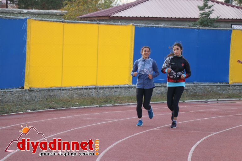 Ağrılı atlet Aslı