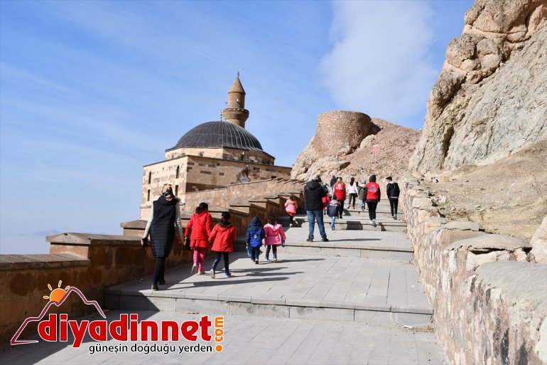 Ağrılı çocuklar ilk defa köy dışına çıkarak tarihi yerleri gezdi4