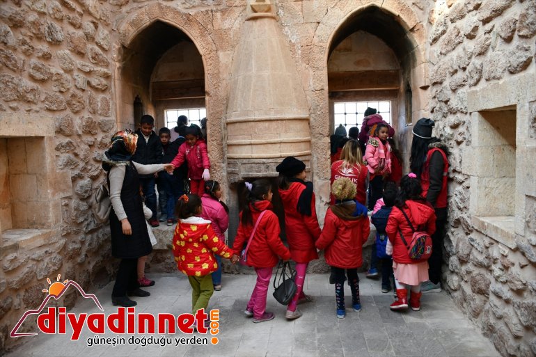 Ağrılı çocuklar ilk defa köy dışına çıkarak tarihi yerleri gezdi6