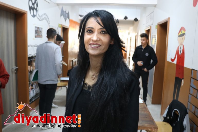 Ağrılı öğrenciler İngilizce sokağında pratik yapıyor - AĞRI14