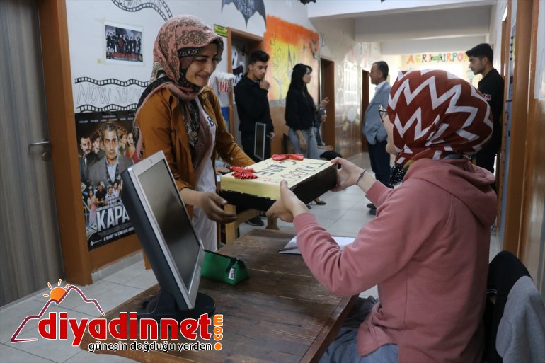 Ağrılı öğrenciler İngilizce sokağında pratik yapıyor - AĞRI6