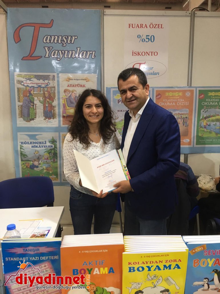 Ağrılı yazar Ferzende Tanışır TÜYAP ta Ağrı yı anlattı2