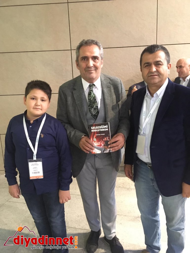 Ağrılı yazar Ferzende Tanışır TÜYAP ta Ağrı yı anlattı6