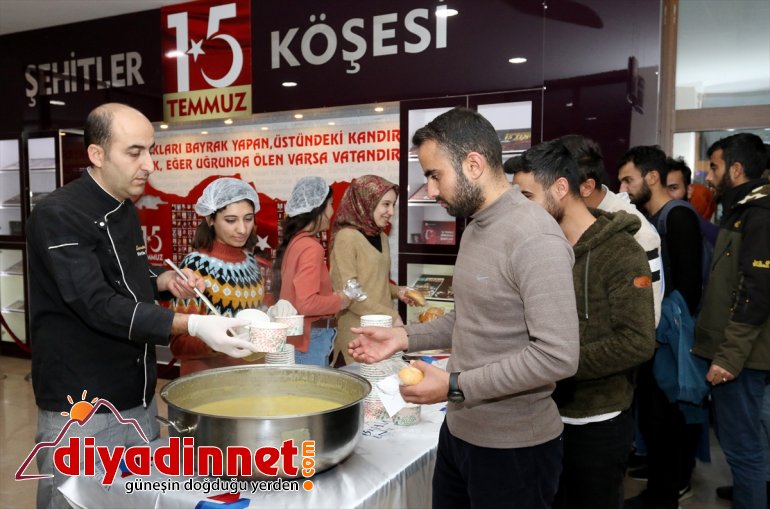 AİÇÜ’de sınavlara hazırlanan öğrencilere çorba ikramı1