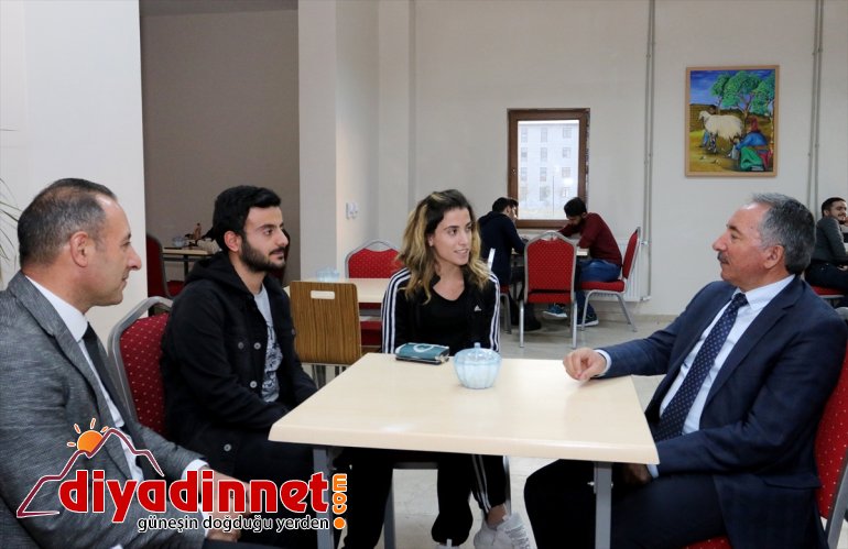 AİÇÜ'de sınavlara hazırlanan öğrencilere çorba ikramı