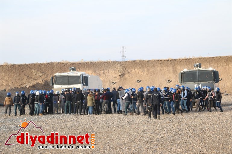 Çevik kuvvet polislerinin eğitim tatbikatı gerçeği aratmadı3