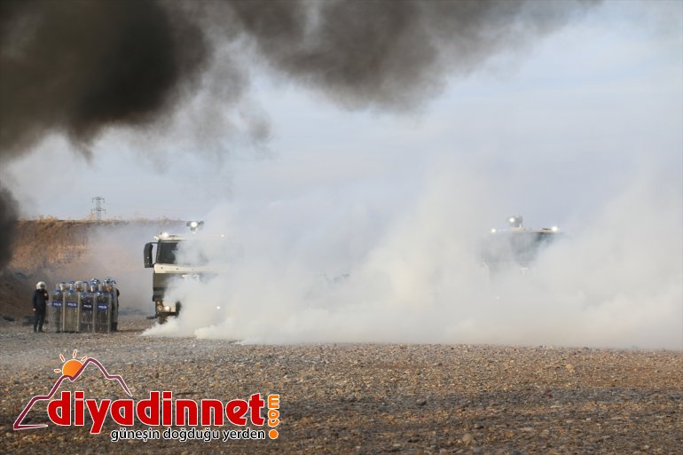 Çevik kuvvet polislerinin eğitim tatbikatı gerçeği aratmadı6
