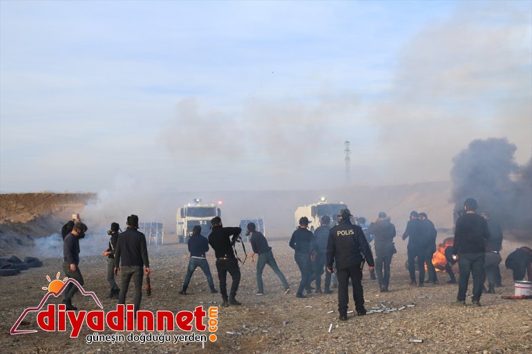 Çevik kuvvet polislerinin eğitim tatbikatı gerçeği aratmadı8