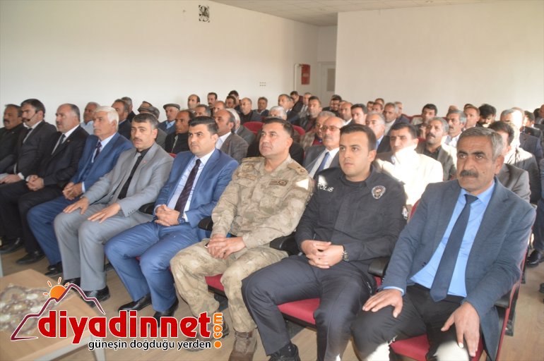 Eleşkirt Kaymakamı Sarı muhtarlarla bir araya geldi2