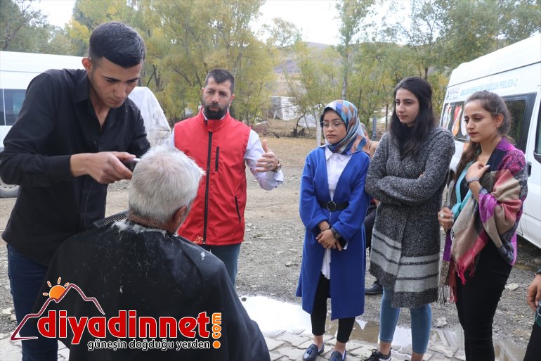 Gençler yaşlıların saç bakımı için seferber oldu7