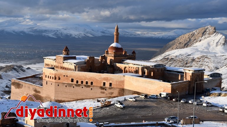 İshak Paşa Sarayı beyaza büründü2