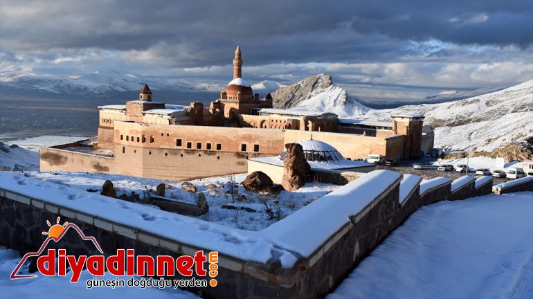 İshak Paşa Sarayı beyaza büründü4