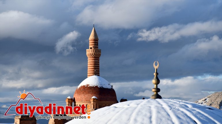 İshak Paşa Sarayı beyaza büründü5