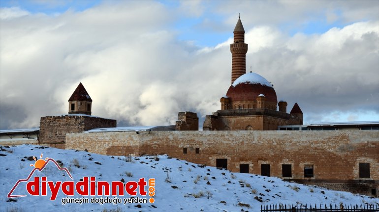İshak Paşa Sarayı beyaza büründü6