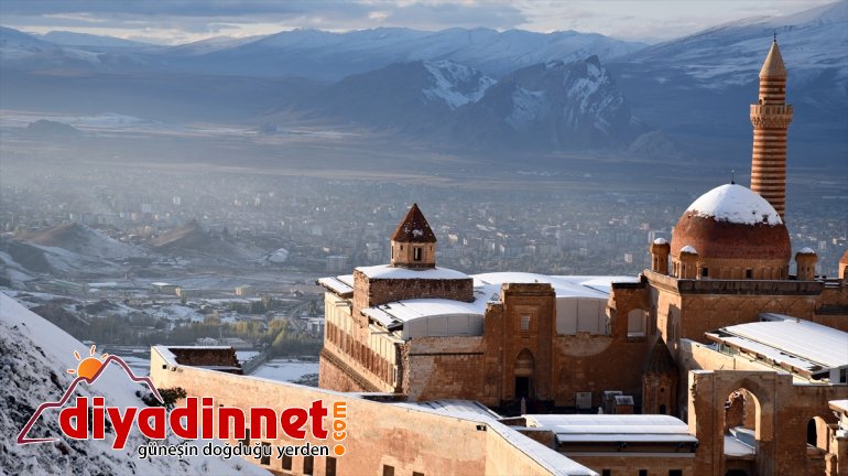 İshak Paşa Sarayı beyaza büründü8