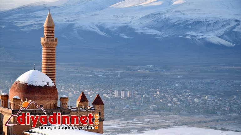 İshak Paşa Sarayı beyaza büründü9