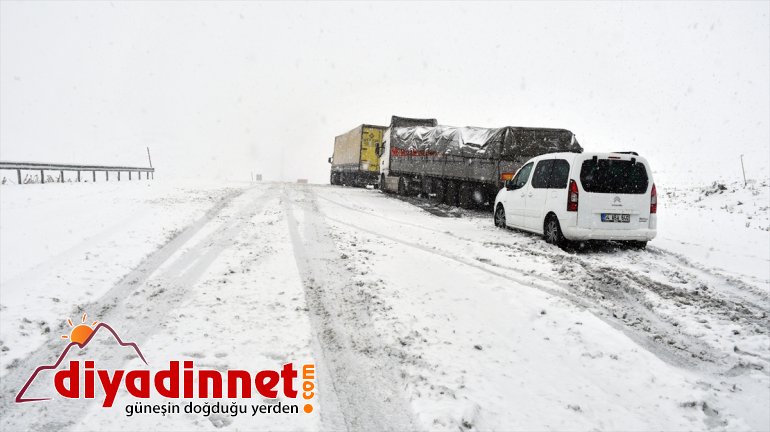 Kar yağışı Tendürek Geçidi