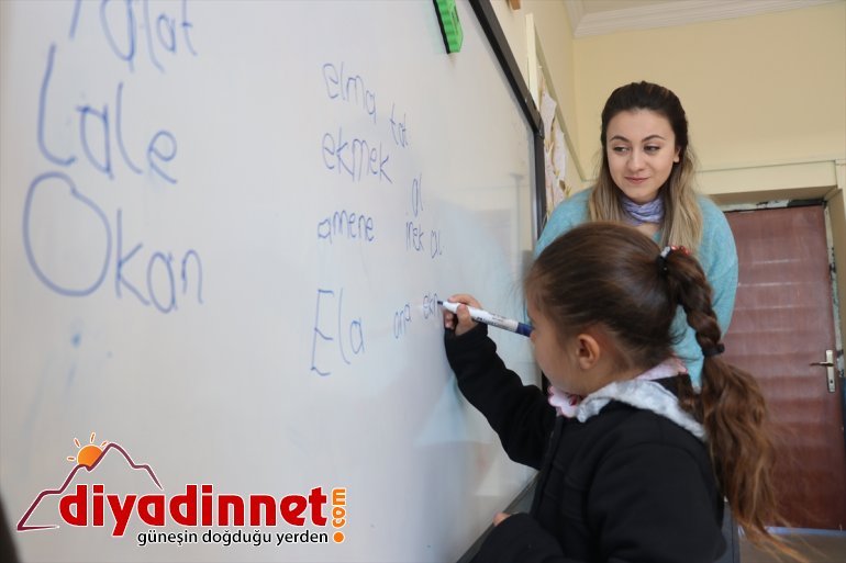 Köy okulunun hem Külkedisi hem de Pamuk Prensesi - AĞRI10