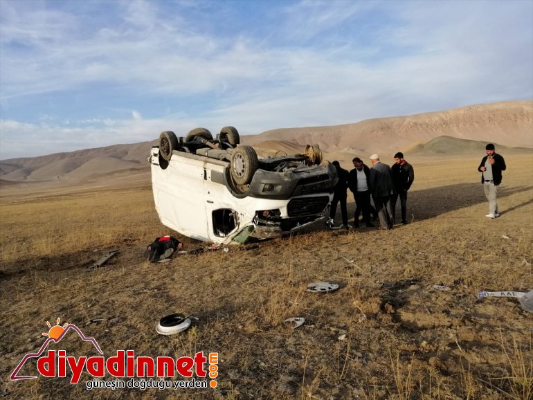 Şarampole devrilen minibüsün sürücüsü yaralandı