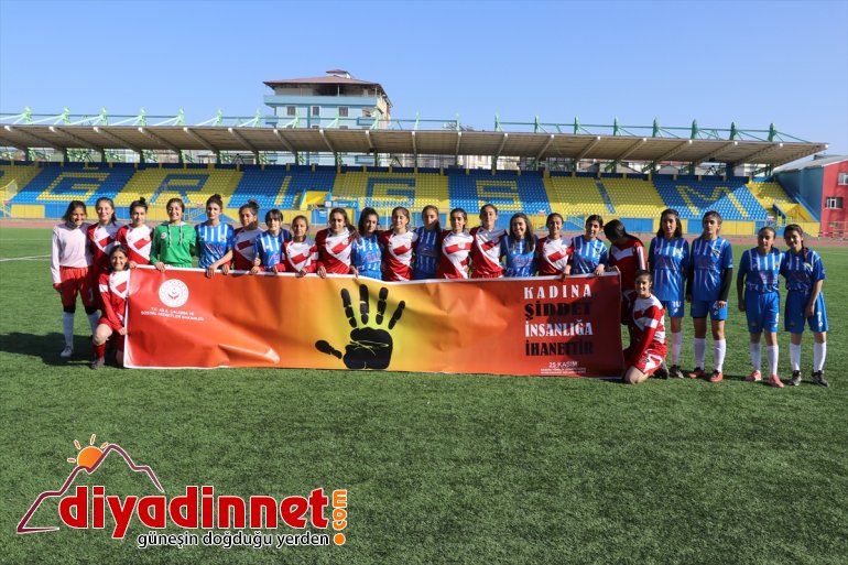 Tabuları yıkan kardelenler yeşil sahaların yıldızı oldu - AĞRI 9