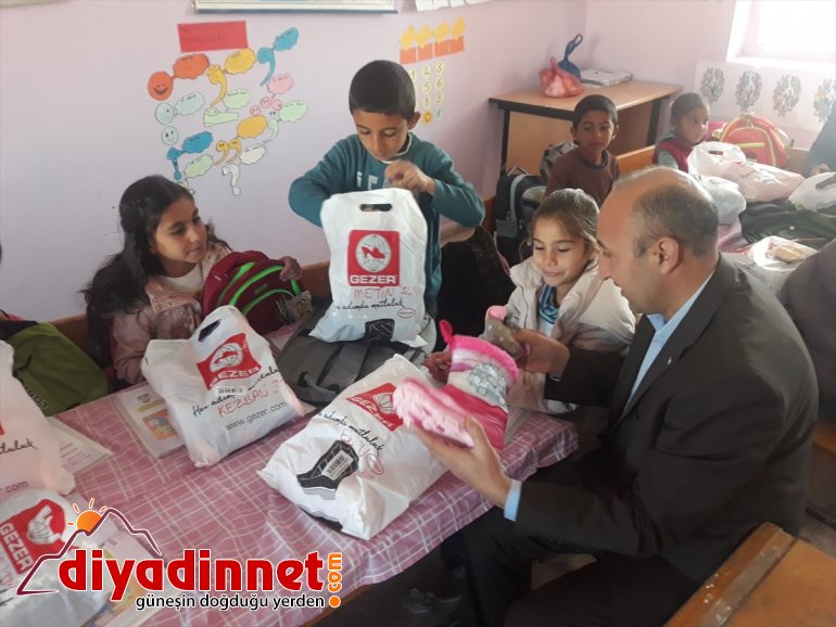 Türk Kızılayın giyecek yardımları çocukları ısıtacak 3