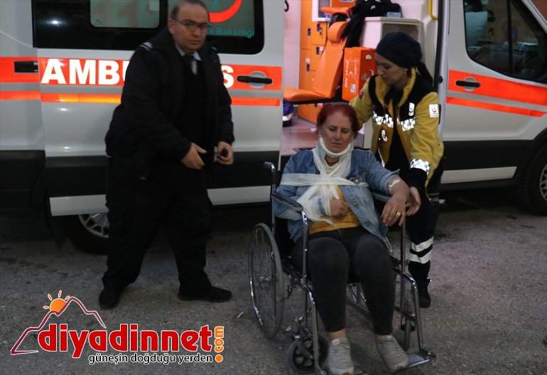 Erzincan'da yolcu otobüsü devrildi: 8 yaralı