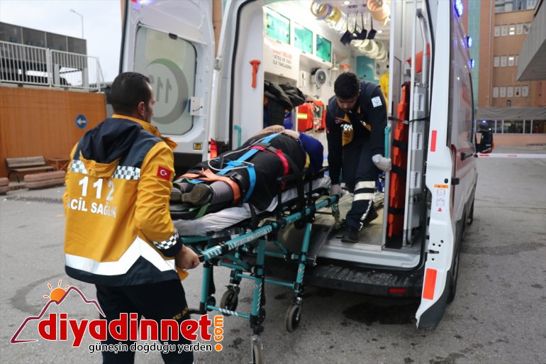 Yolcu otobüsü devrildi: 8 yaralı - ERZİNCAN 3