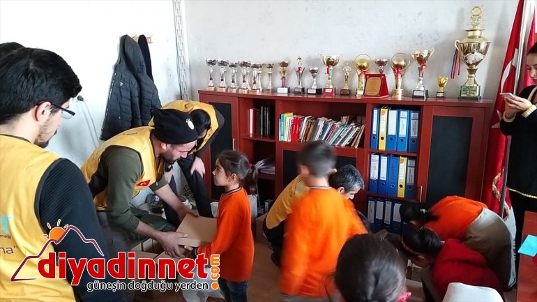 Ağrı ve Ardahan'da öğrencileri ısıtan yardım