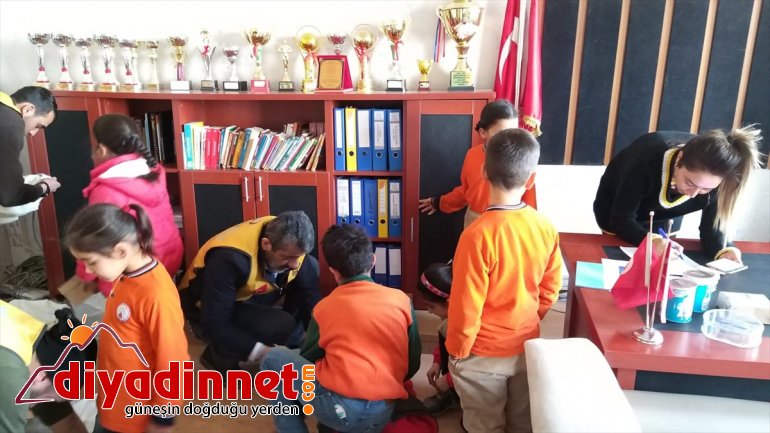 490 öğrenciye kışlık malzeme dağıtıldı - ARDAHAN2