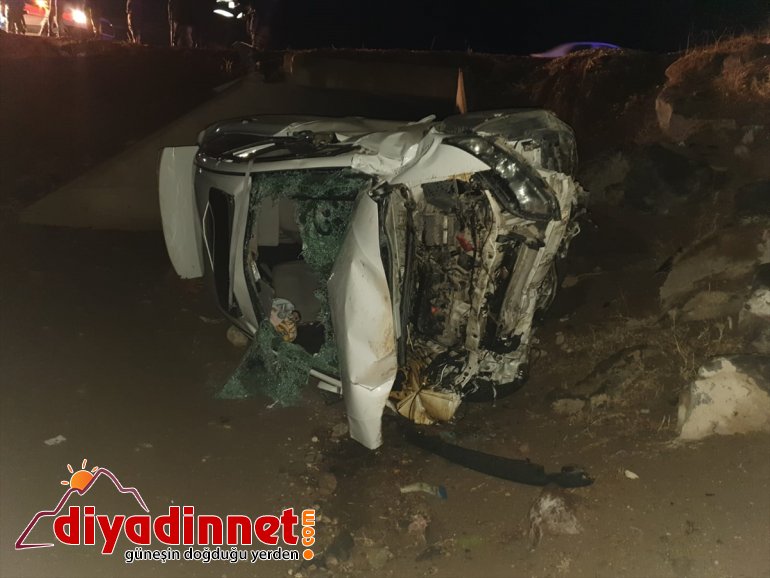 Ağrı'da şarampole devrilen araçtaki bir çocuk öldü, 4 kişi yaralandı