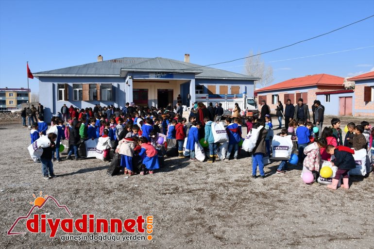 Ağrılı iş adamları öğrenim gördükleri köy okulu için seferber oldu