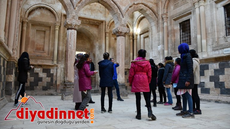 Ağrılı kız çocukları başarılarını İshak Paşa Sarayı