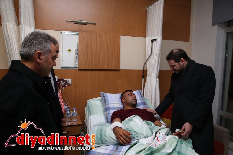 Hazine ve Maliye Bakanı Albayrak, Ağrı'da yaralı askerleri ziyaret etti