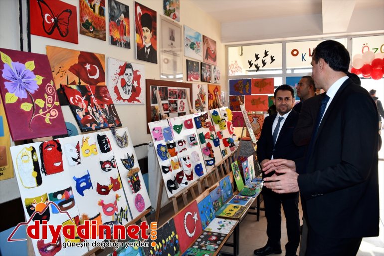 Doğubayazıt'ta 'görsel sanat, drama ve kodlama' sergisi