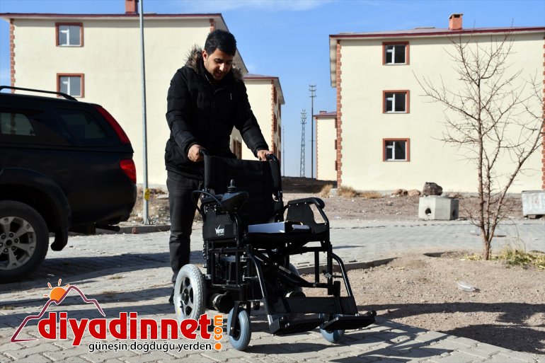 Selçuk dede akülü sandalye desteğiyle dört duvar arasından kurtuldu - AĞRI3