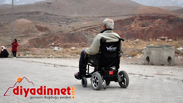 Selçuk dede akülü sandalye desteğiyle dört duvar arasından kurtuldu - AĞRI8