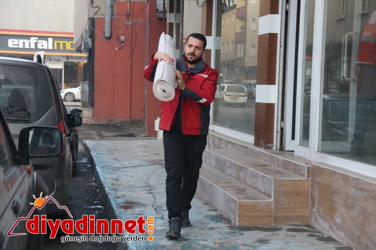 Türk Kızılay kara kışta ihtiyaç sahiplerinin yardımına koşuyor