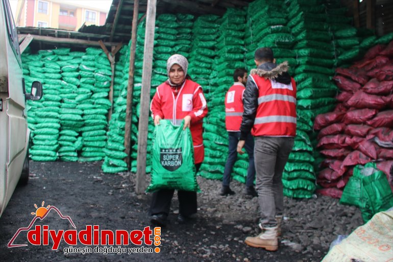 Türk Kızılay kara kışta ihtiyaç sahiplerinin yardımına koşuyor - AĞRI 2
