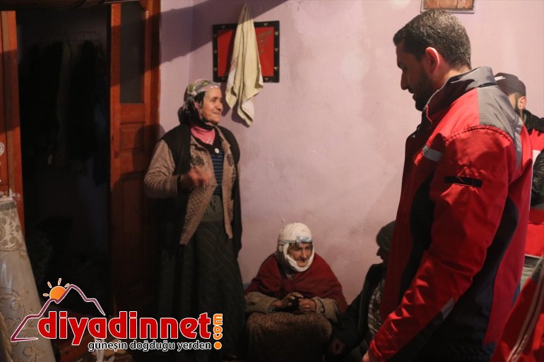 Türk Kızılay kara kışta ihtiyaç sahiplerinin yardımına koşuyor - AĞRI 6