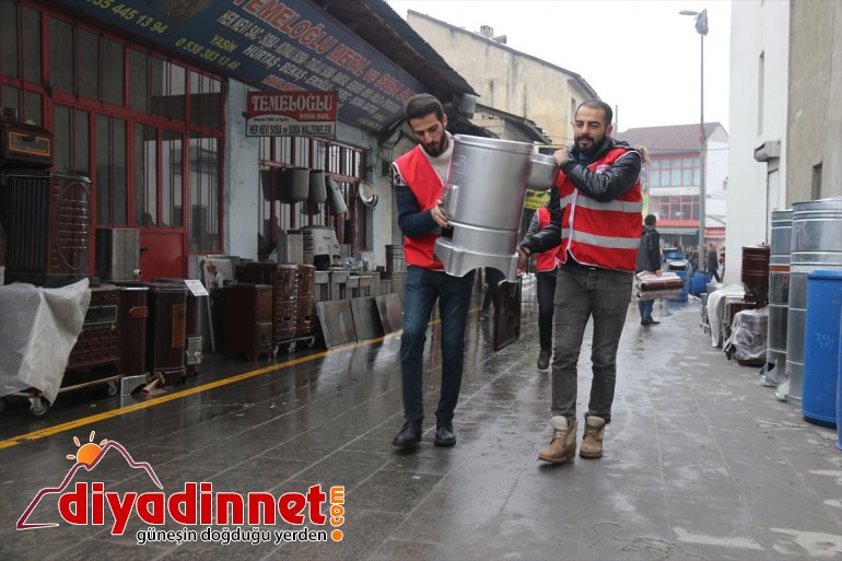 Türk Kızılay kara kışta ihtiyaç sahiplerinin yardımına koşuyor - AĞRI 9