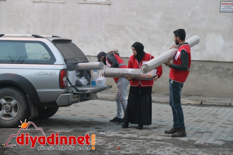 Türk Kızılay kara kışta ihtiyaç sahiplerinin yardımına koşuyor - AĞRI 10