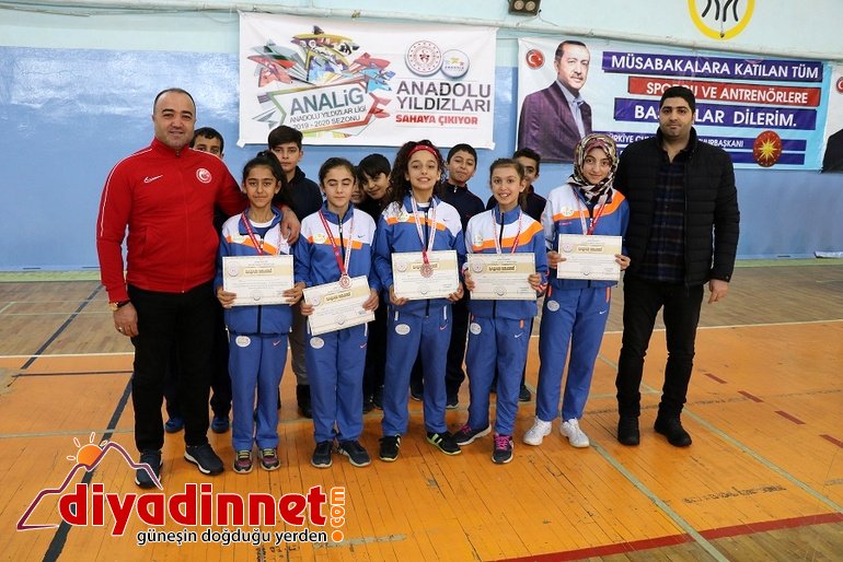 Ağrı da Analig Badminton grup müsabakaları sona erdi5