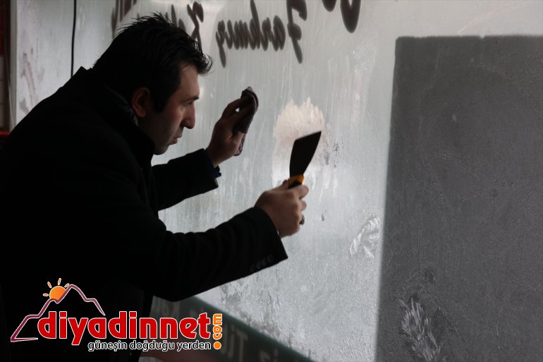 Ağrı da dondurucu soğuklar nedeniyle park halindeki çok sayıda tırın yakıt deposu dondu4