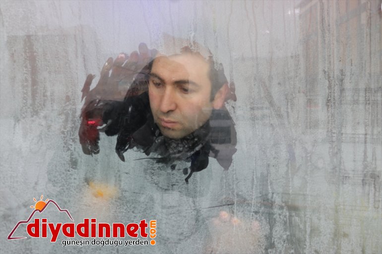 Ağrı da dondurucu soğuklar nedeniyle park halindeki çok sayıda tırın yakıt deposu dondu6